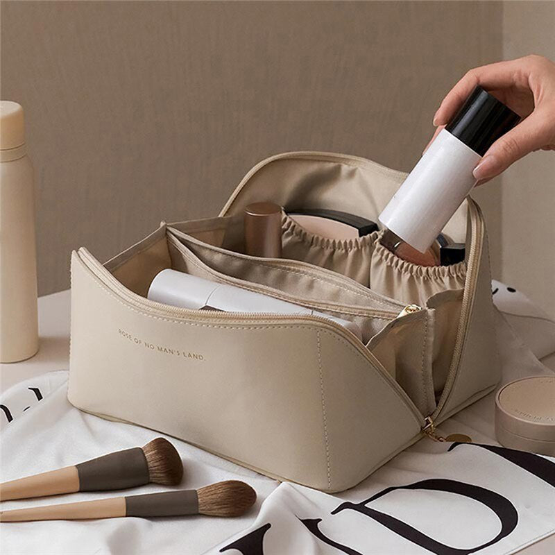 Mega bolsa NECESSAIRE que cabe tudo o que você precisa.