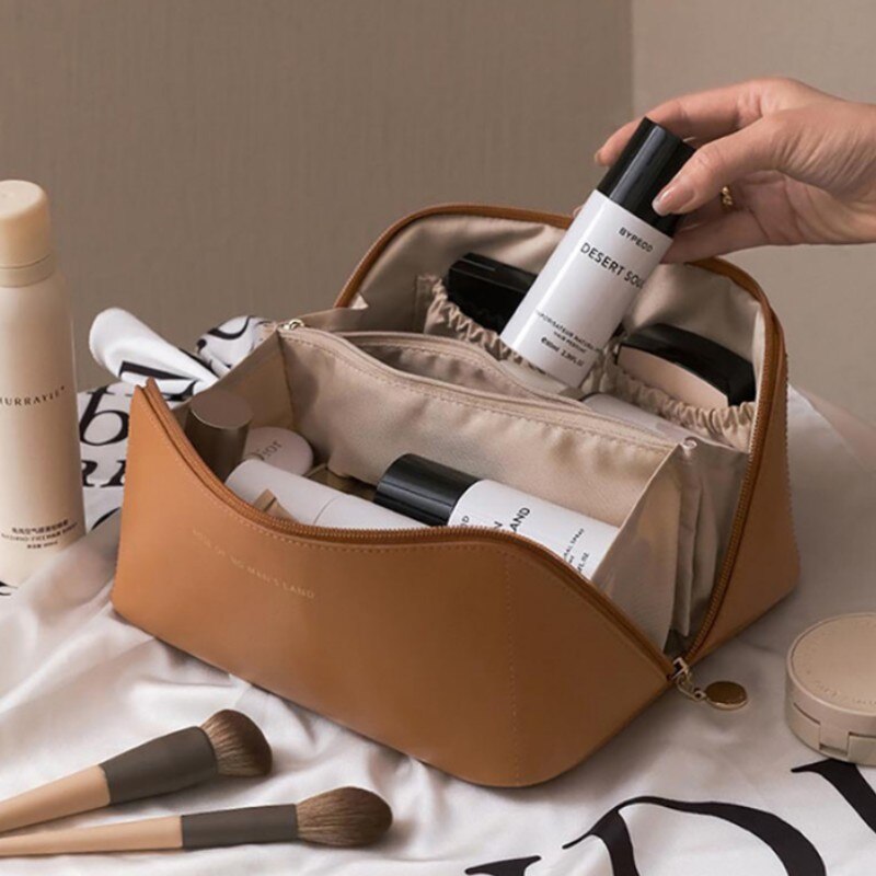 Mega bolsa NECESSAIRE que cabe tudo o que você precisa.